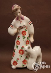 Скульптура "Девушка с козленком"